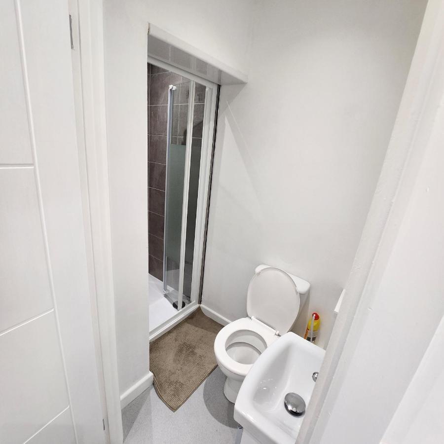 Comfy Diamond Ensuite Room Maidstone With Free Parking And Speedy Wifi Экстерьер фото