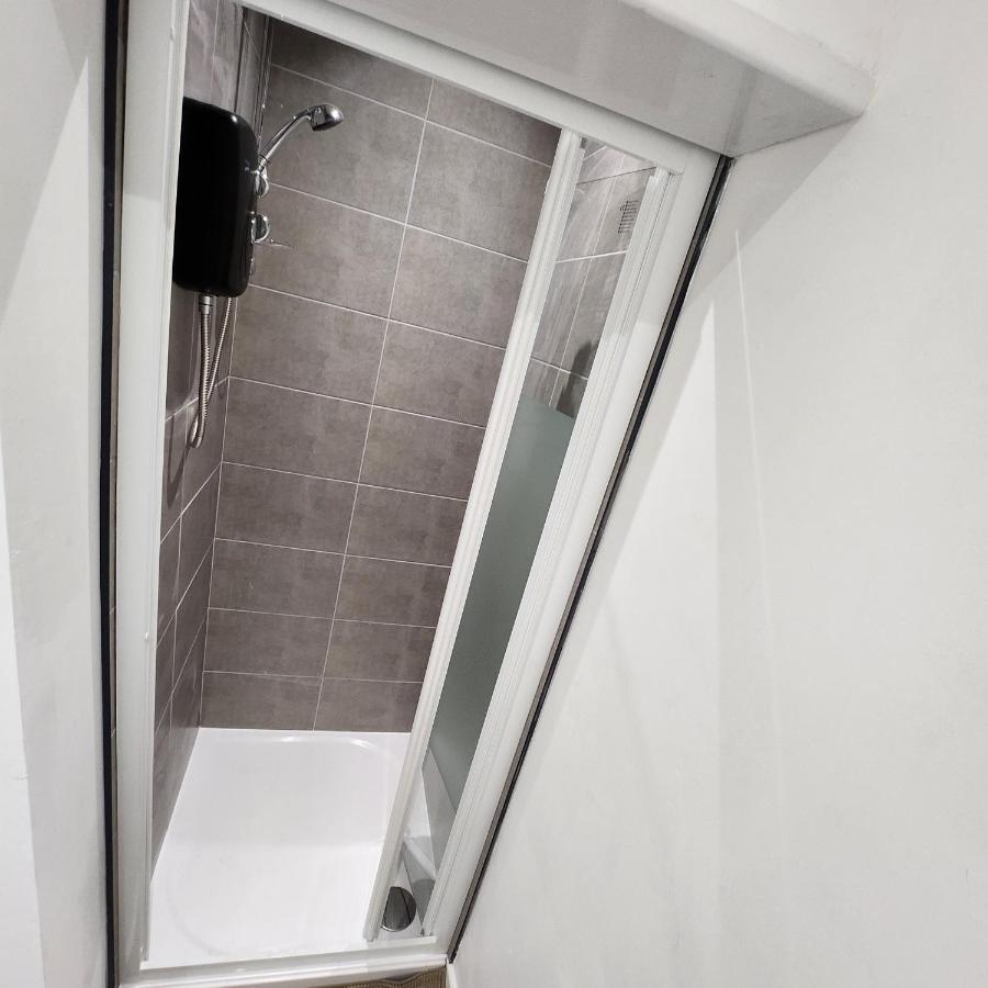 Comfy Diamond Ensuite Room Maidstone With Free Parking And Speedy Wifi Экстерьер фото