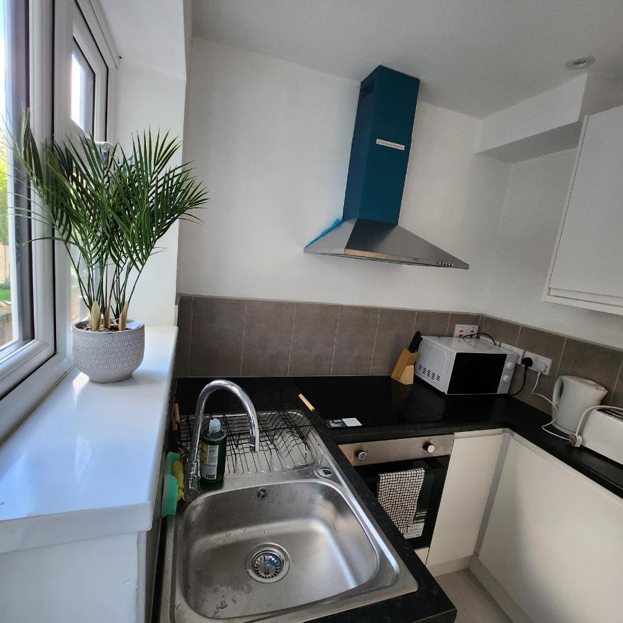 Comfy Diamond Ensuite Room Maidstone With Free Parking And Speedy Wifi Экстерьер фото