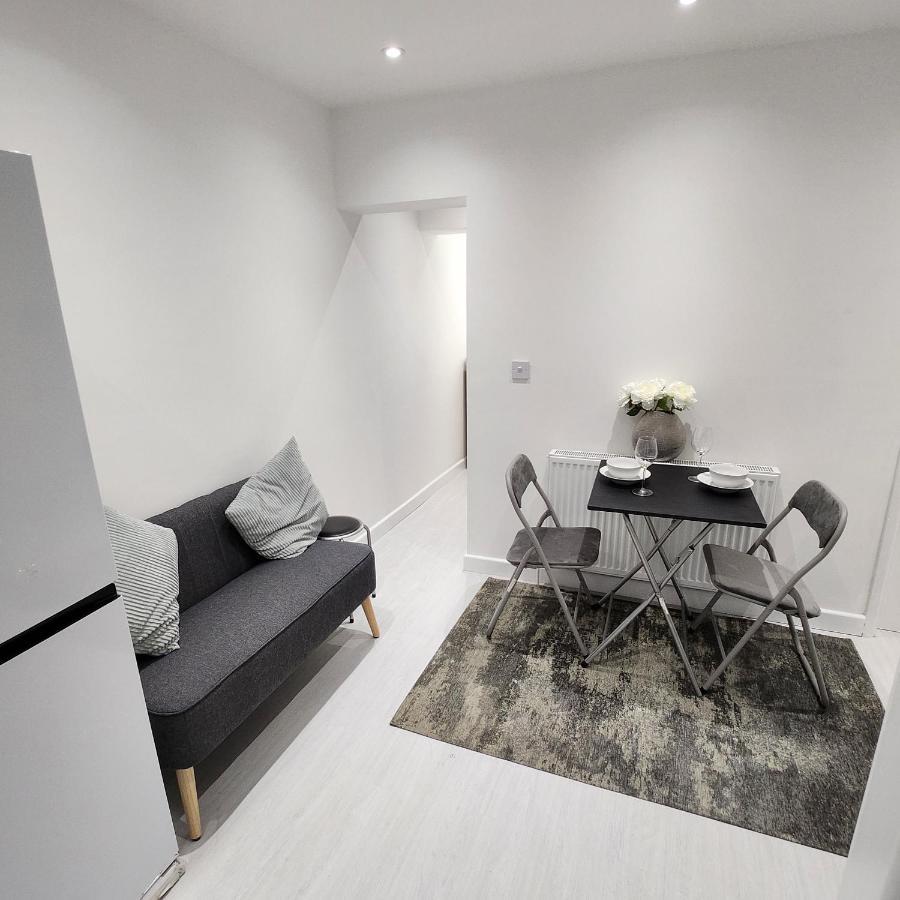 Comfy Diamond Ensuite Room Maidstone With Free Parking And Speedy Wifi Экстерьер фото